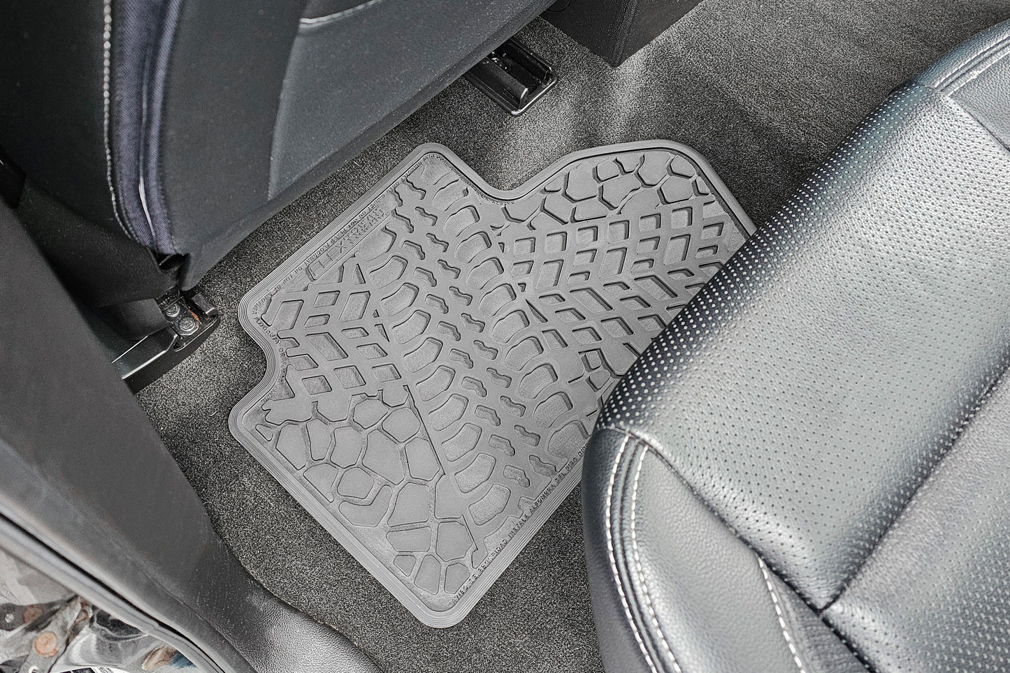 14-18 Chevrolet Silverado/GMC Sierra 1500/2500/3500 Double Cab Floor Mats (4pc)